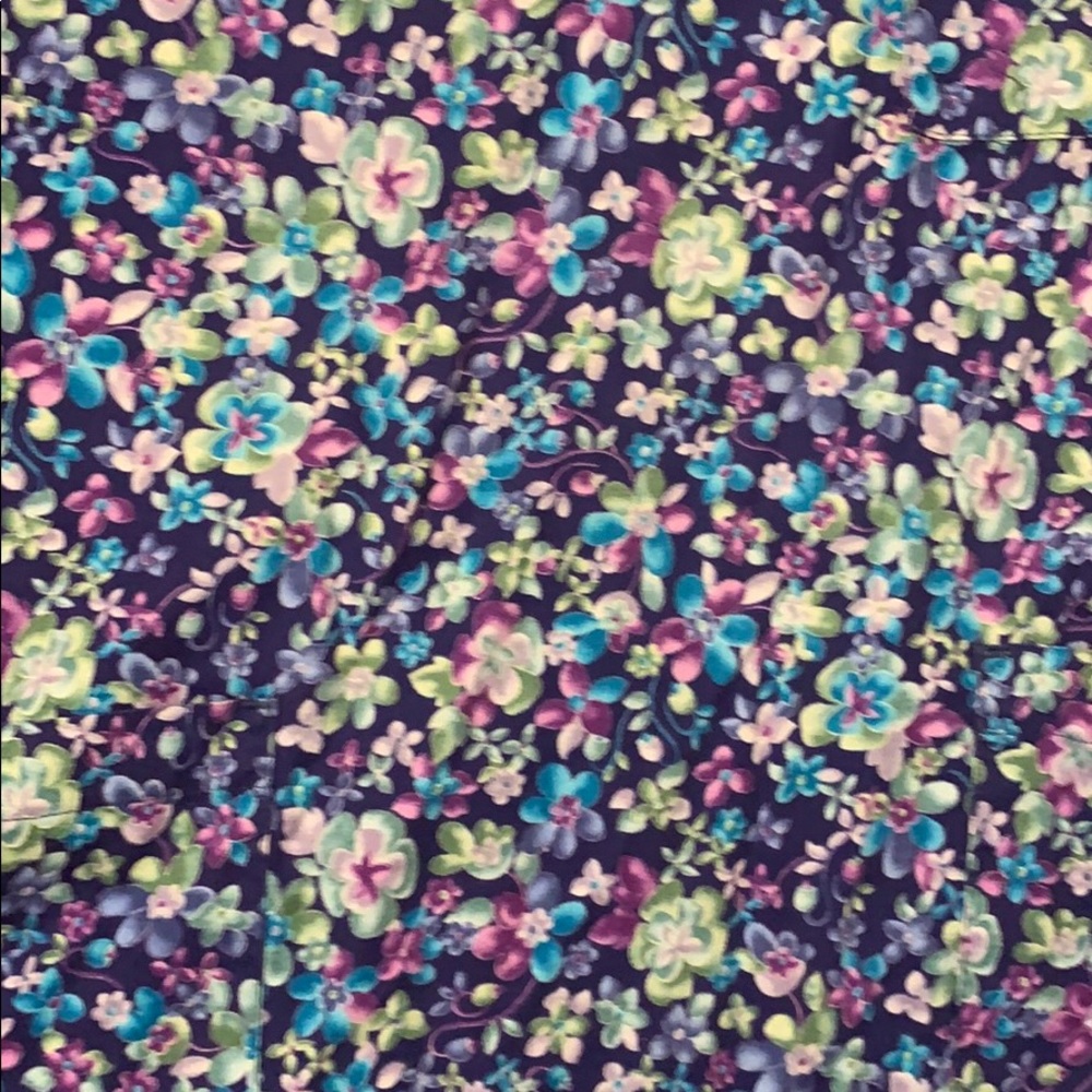 Scrub Top - Picture 2 of 2